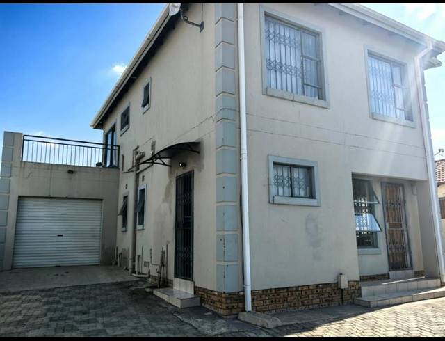 3 BEDROOM HOUSE FOR SALE IN BLUE HILLS